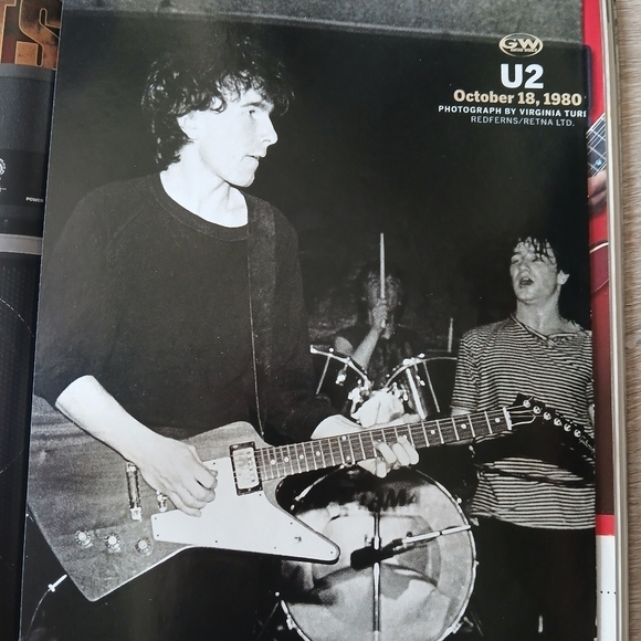 Guitar World Magazine September 2005 The Edge - Celebrates 25 Years of U2 - Picture 2 of 11